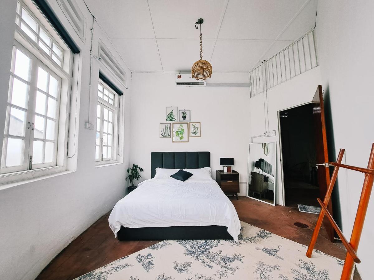 111 Hutton Lane Hostel George Town Bagian luar foto