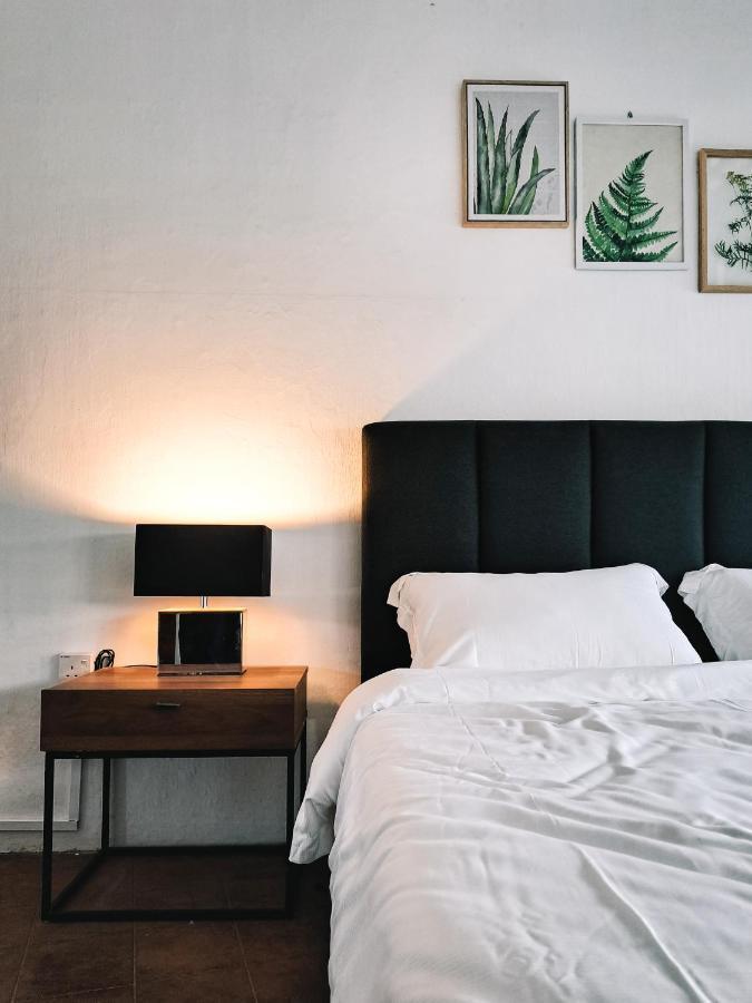 111 Hutton Lane Hostel George Town Bagian luar foto